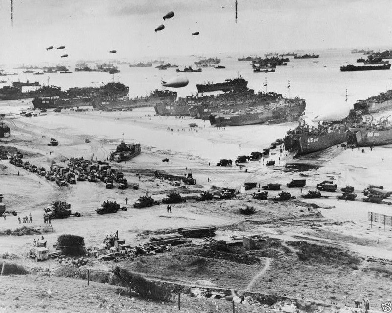 D-Day Normandy France Landing Craft Allied Troops 8×10 World War II WW2 Photo