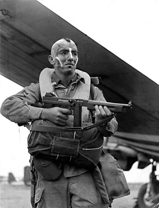 WW2 Photo WWII US 101st ABN Paratrooper D-Day Normandy World War Two / 5280