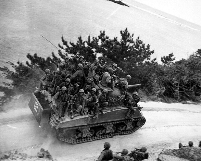 U.S. Marines hitching a ride on a Tank on Okinawa WWII 8×10 Photo 298a