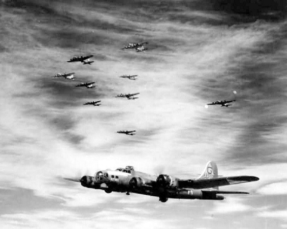 Boeing B-17 Flying Fortress “Ole Miss” in flight 8×10 WWII WW2 Photo 866a
