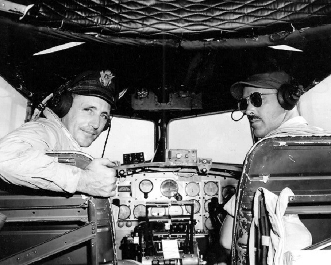 US Airforce Pilots in Cockpit B-17 Flying Fortress Bomber WWII 8×10 Photo 981a