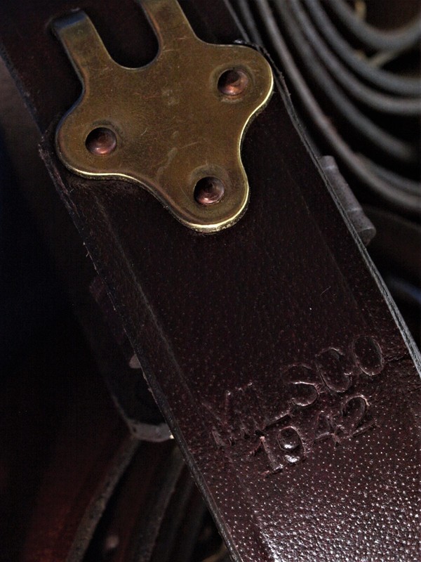 Sling for M1, 1903 M1907 MILSCO 1942 marked replica with BRASS fittings, hooks