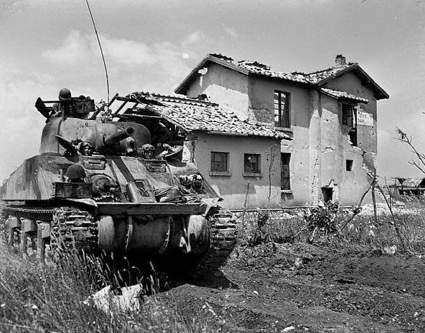 WW2 WWII Photo US Army M4 Sherman Tank in Italy June 1944 World War Two / 3257