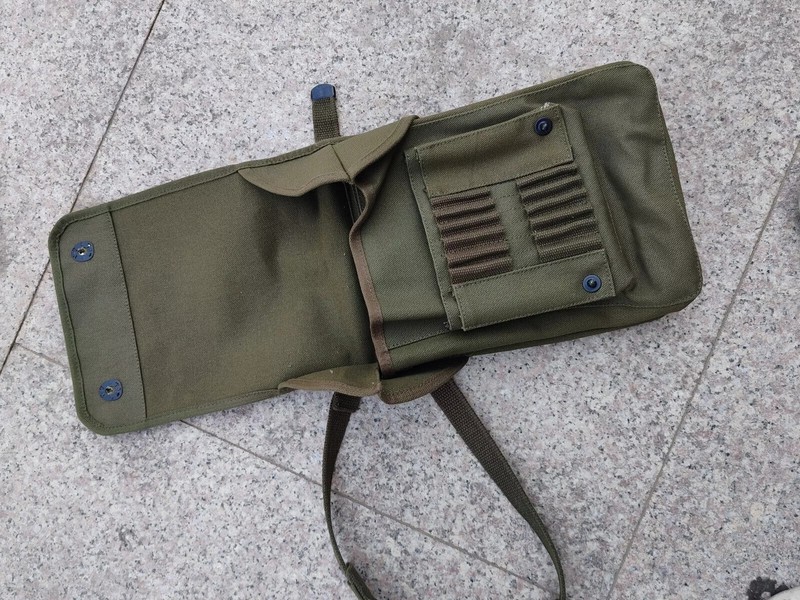 Reproductions WW2 US USMC MARINE CORPS M1943 MILITARY FIELD MAP BAG olive green gallery