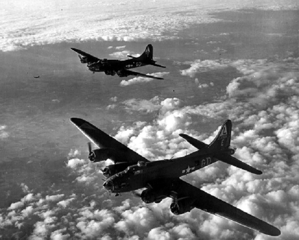 USAF Boeing B-17 Flying Fortress Bomber Formation in flight WWII 8×10 Photo 468a
