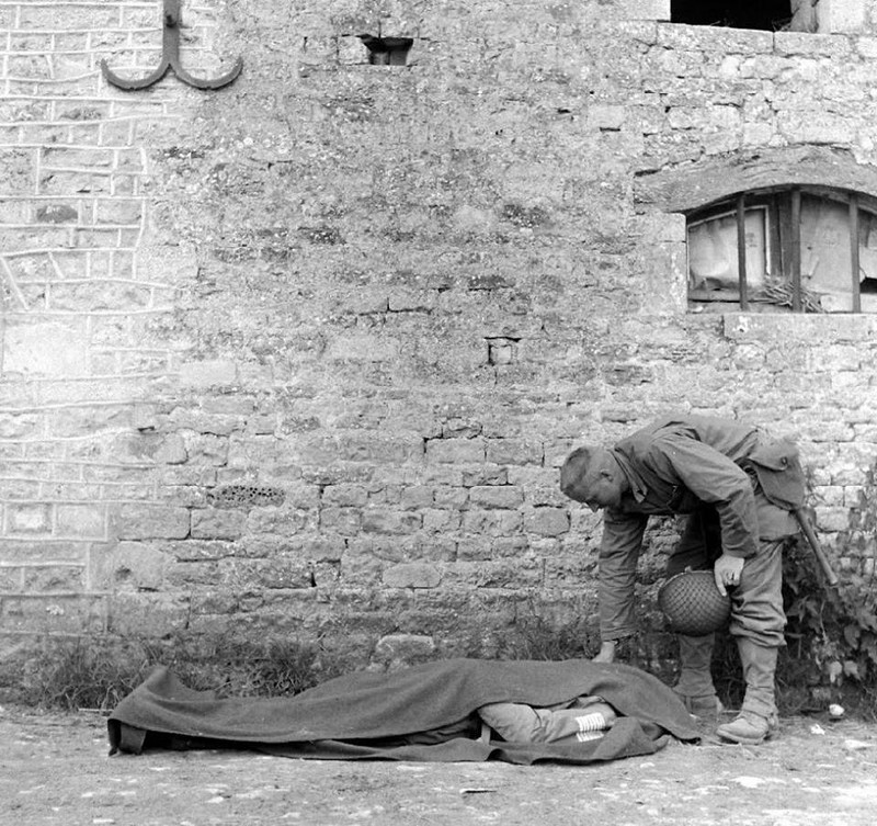 WW2 WWII Photo US Army Paratrooper Casualty France June 1944 World War Two /1372