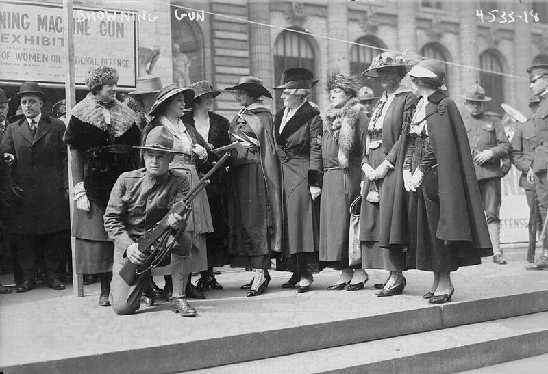 B&W WWII Photo Browning BAR Exhibit Defense Ladies WW2 World War Two Homefront