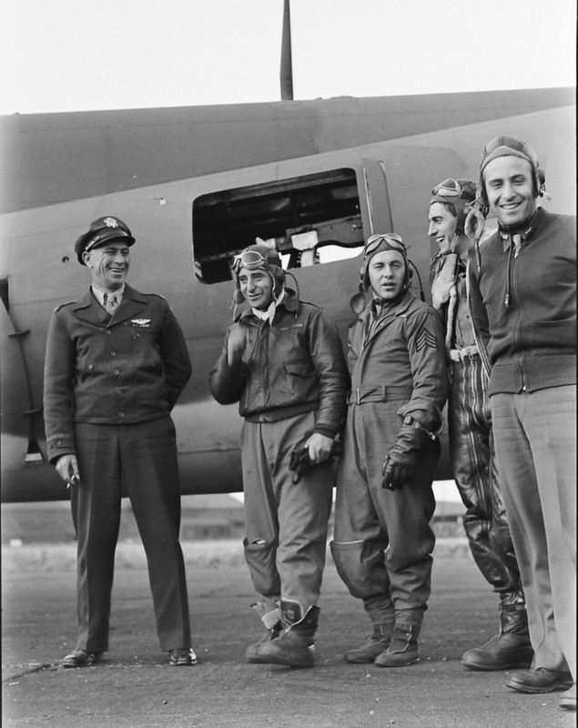WW2 WWII Photo World War Two / USAAF 8th Air Force Crew England 1942 RAF