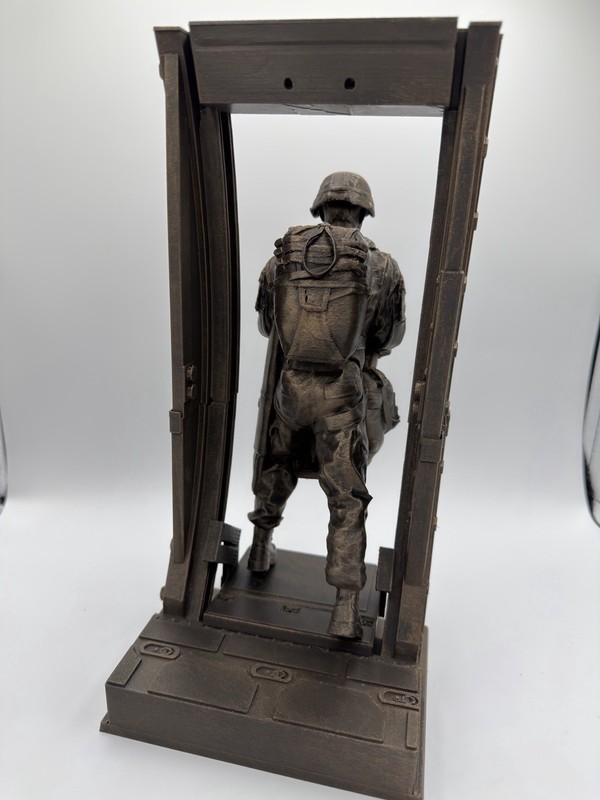 3D Printed US PARATROOPER Statue Exiting An Aircraft Door Airborne gallery