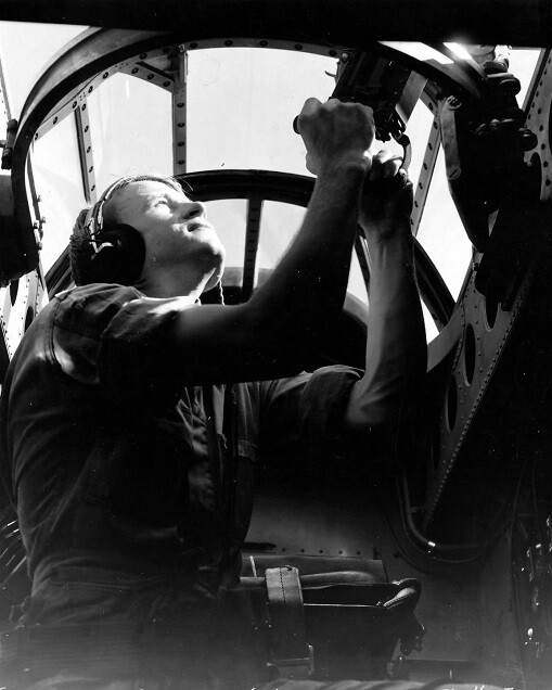 Gunner of a Douglas A-20 Havoc Medium Bomber Aircraft 8×10 WWII Photo 41a