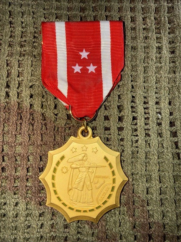 USGI Full Sized Philippine Defense Medal (1945) Pinback Crimp Brooch modern mfg