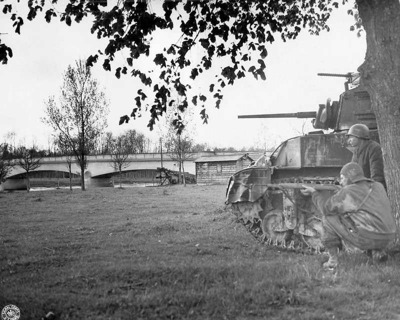 M5A1 Stuart Tank and GI with Sniper Rifle World War II WWII WW2 8×10 Photo 885c