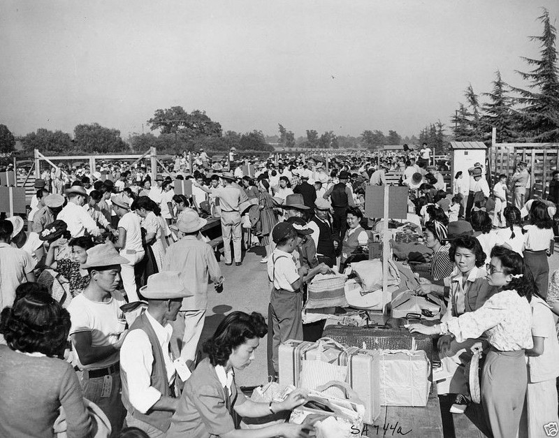 Internment Japanese Americans Relocation 1942 11×17 World War II WW2 Photo