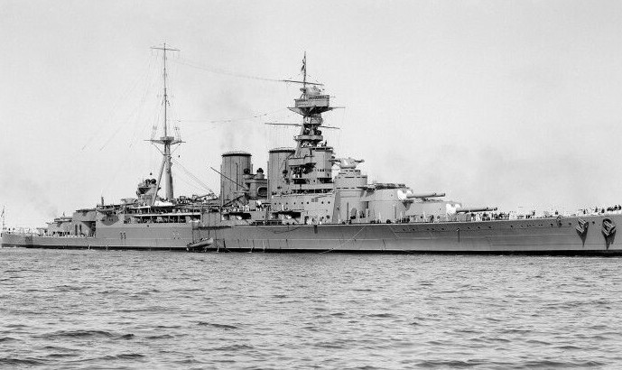 WW II Great Britain Photo ---- HMS HOOD