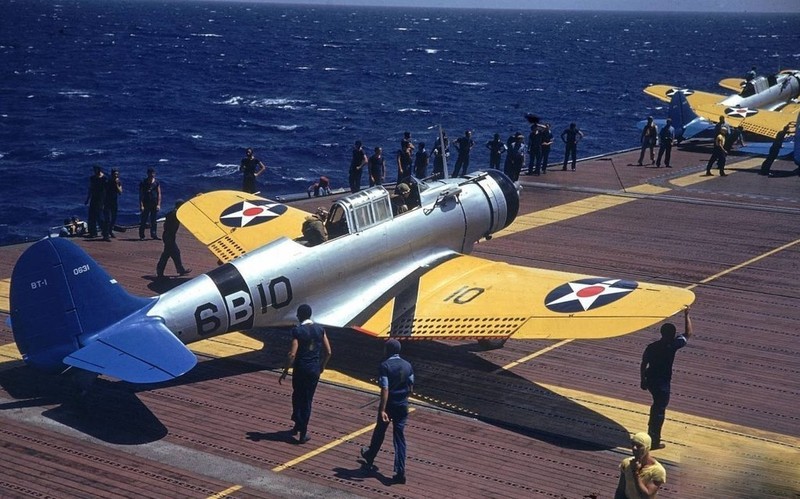 COLOR WWII Photo US Navy Planes on Carrier  WW2 World War Two USN / 5020