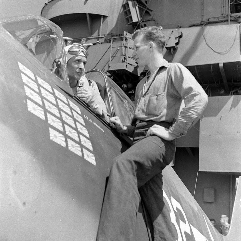 WW2 WWII Photo Aboard US Lexington CV-16 in 1944 World War Two US Navy / US049