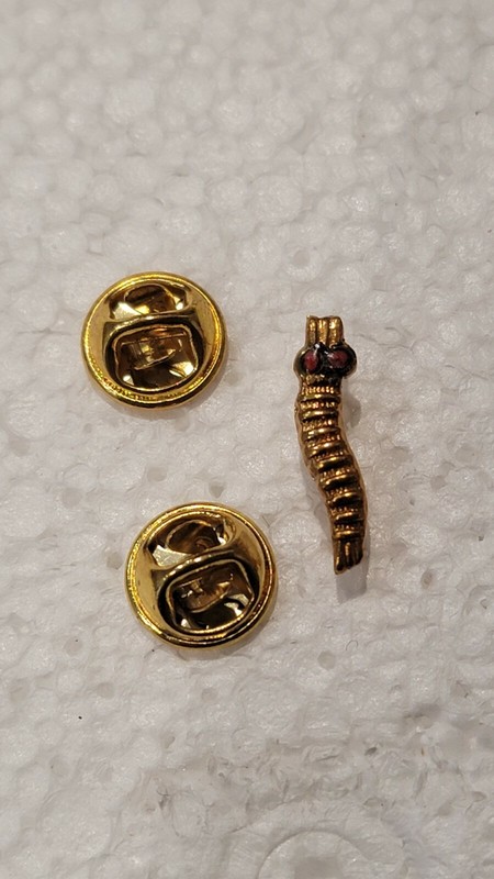 Reproduction WW2 US Army Air Force Navy Gold Caterpillar Club Pin Parachute HBS8