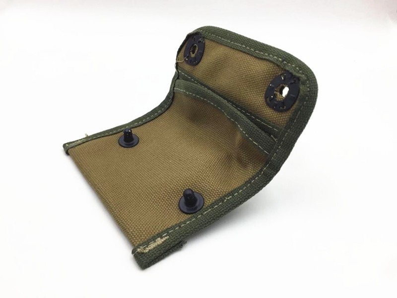 WW2 KOREAN WAR US ARMY KHAKI FIRST AID POUCH WITH HOOK COMPASS BAG gallery