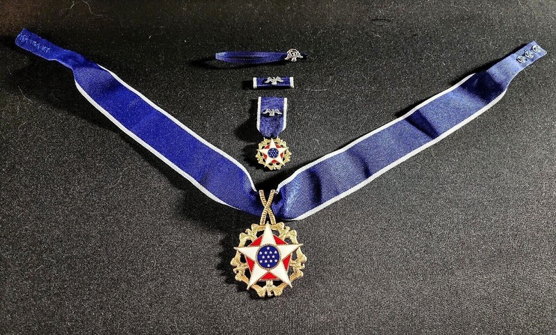 Cased US Presidential Medal of Freedom 1963-Present USA Award Order Badge repro