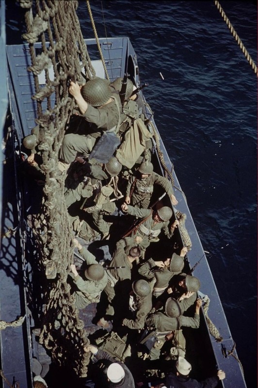 WW2 WWII Photo World War Two / US Army 4th Infantry Division Normandy June 1944