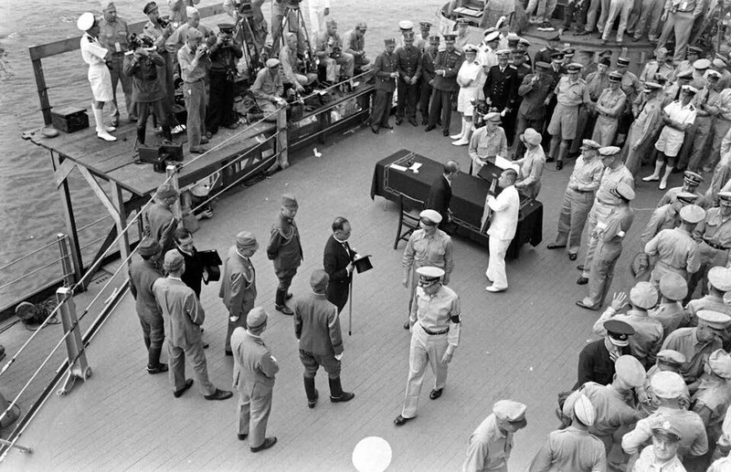 WW2 WWII Photo World War Two / Surrender of Japan Tokyo Bay 2 Sept 1945