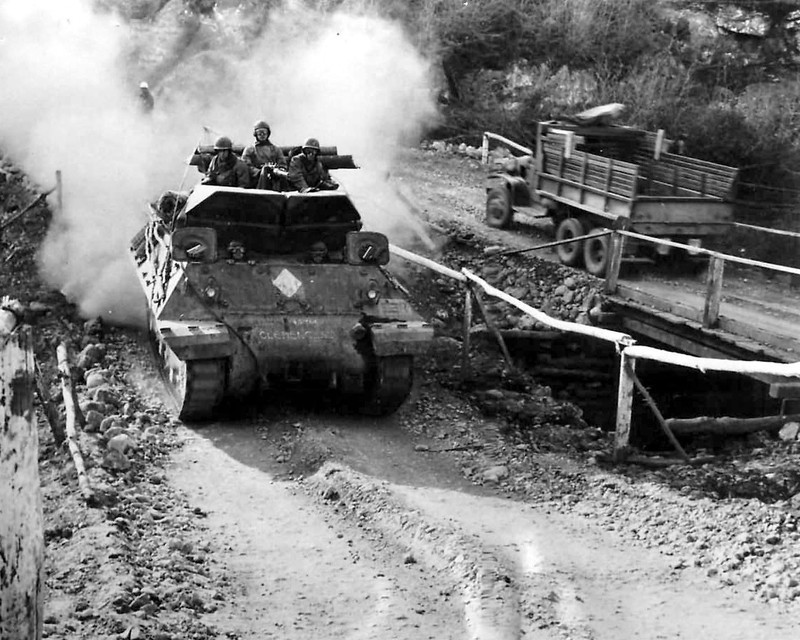 M10 Advancing in Acquafondata Area Italy World War II WWII WW2 8×10 Photo 908c