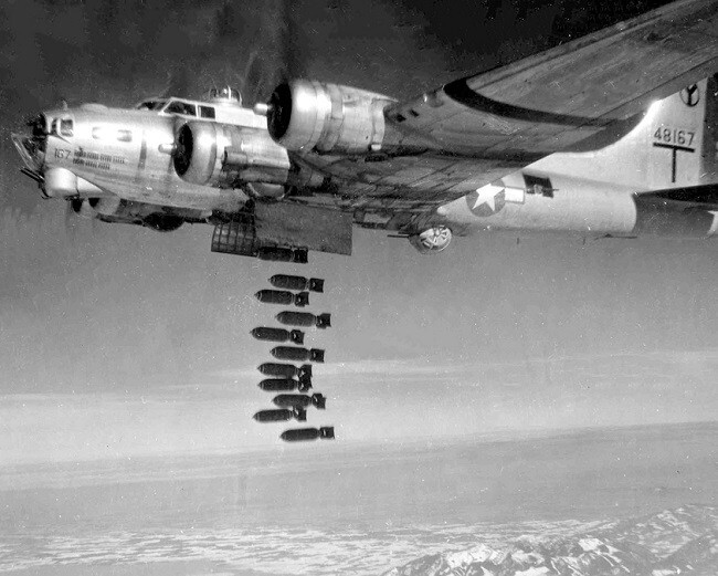 Boeing B-17 Flying Fortress Dropping Bombs over Germany 8×10 WWII WW2 Photo 835a
