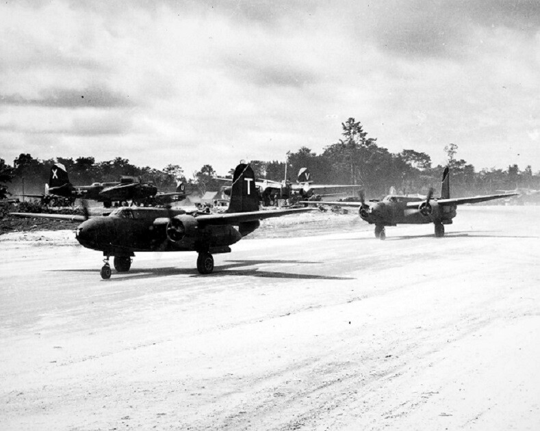 Douglas A-20 Havocs taxis at Floridablanca, Philippines 8×10 WWII Photo 44a