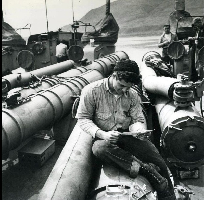 WW2 WWII Photo US Navy PT Boat Crews Get Mail Torpedo Boat USN World War Two