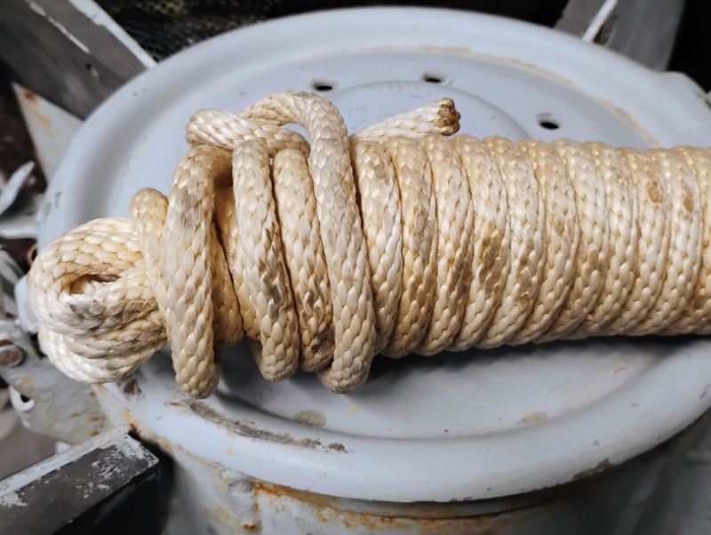 Reproduction? WWII U.S. Paratrooper Let Down Rope 3/8” Diameter Shortened Cutoff gallery