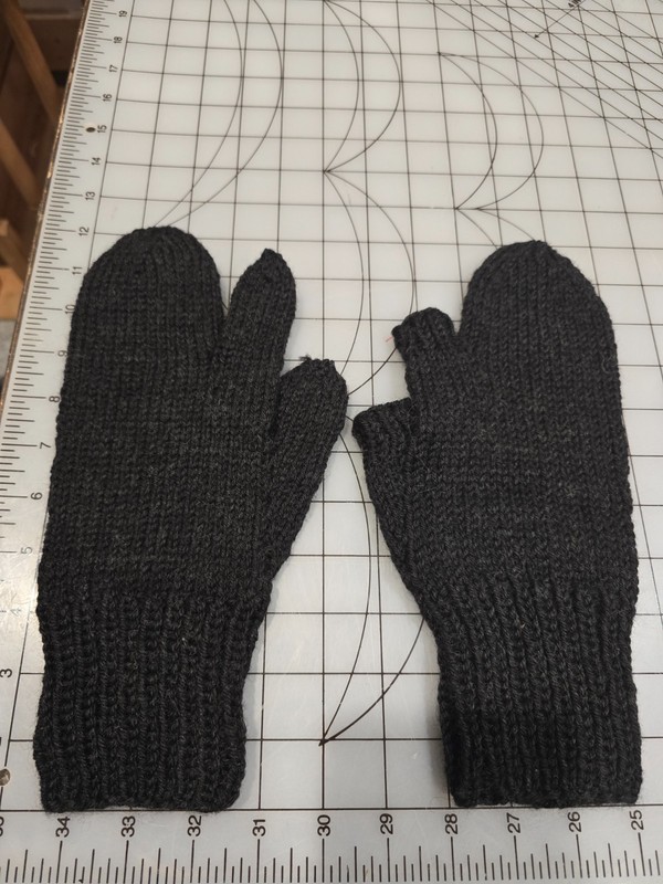 Handmade Reproduction WW2 US Army Knit Marksman's Gloves Charcoal Gray Wool Yarn