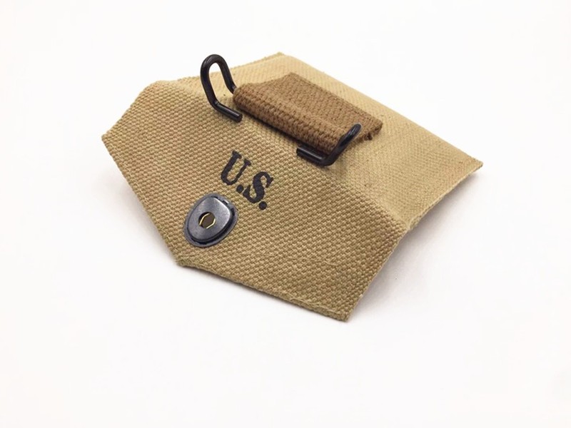 WW2 American M1942 First Aid Kit Pure Small Bag With Wide Woven Strap With Hook gallery