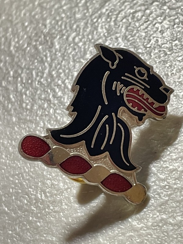 US Army 11th Engineer Battalion Unit Crest Insignia Right Facing Pin #070725-12 gallery