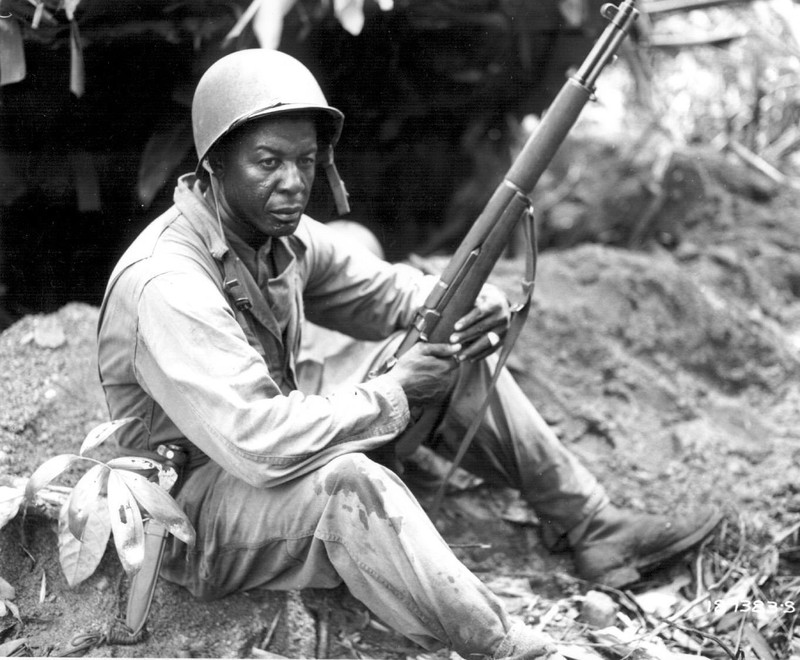 WW2 Photo WWII Black US Soldier M1 Garand Pacific 1945 World War Two / 1562