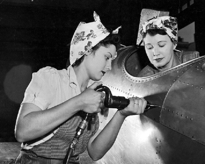 Rosie the Riveter American Female Factory Workers 8×10 WW2 WWII Photo 921