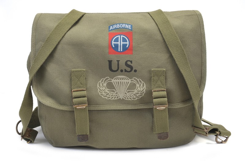 US WW2 82nd Airborne Musette Bag with Shoulder strap OD marked JT&L 1944