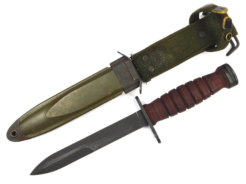 Reproduction US WW2 Camillus Bayonet with Vietnam Scabbard gallery