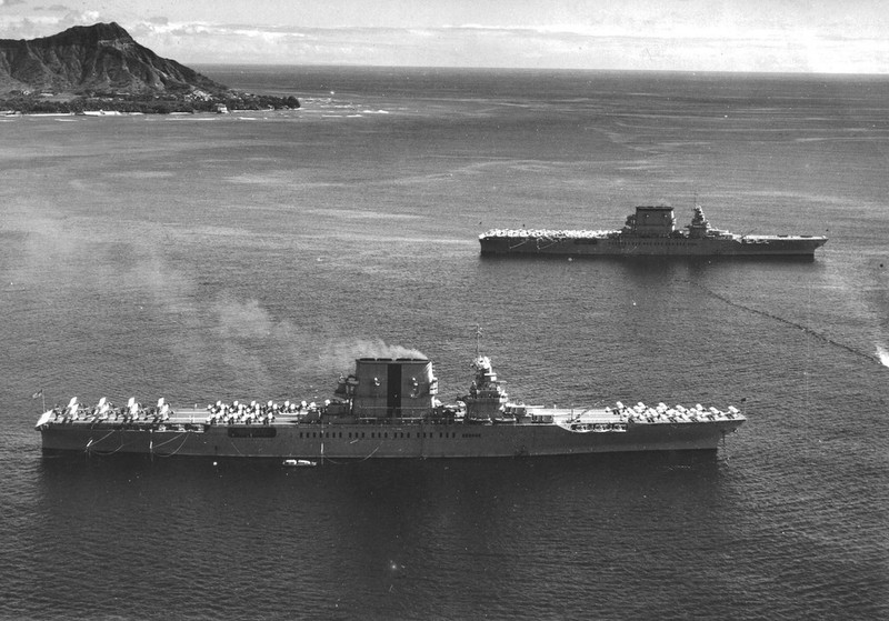 WWII Photo US Navy Carriers Saratoga & Lexington WW2 World War Two USN / 7004