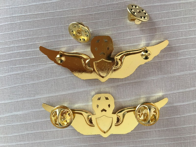 TWO 2 PIECES WWII USAF Military Command Pilot Metal Wings Metal Badge Pin Gold gallery