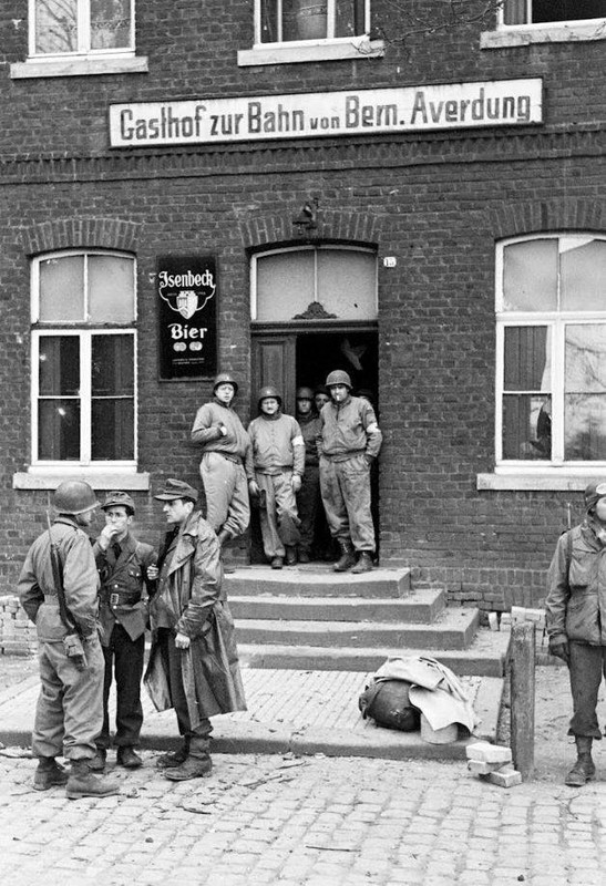 WW2 Photo WWII US Troops German POWS Germany 1945 World War Two / 1428