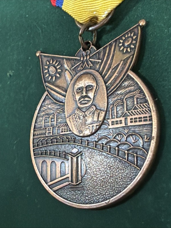 WW II ROC U.S. China War Memorial Full Size Medal with RIBBON gallery