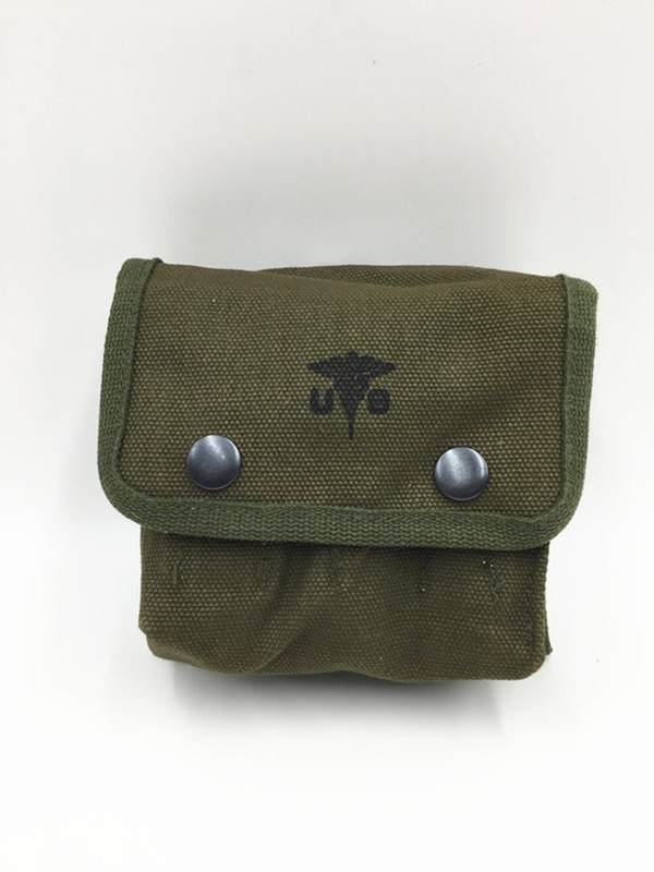 WWII WW2 US Army USMC Military Jungle First Aid Pouch Kit With Hook