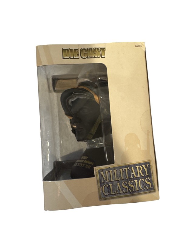 Gearbox Military Classics WWII M1 Combat Helmet 7th Navy Beach Battalion gallery