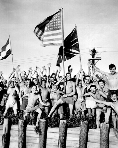 Allied POWs near Yokohama Cheering Rescuers 1945, WWII 8x10 Photo 377a