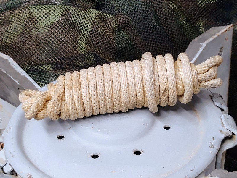 Reproduction? WWII U.S. Paratrooper Let Down Rope 3/8” Diameter Shortened Cutoff gallery