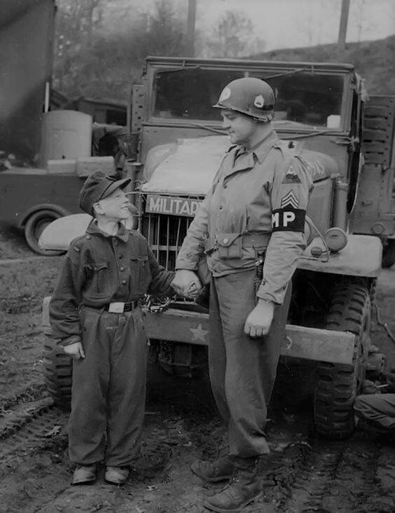 WW2 WWII Photo US Army MP & Young German POW World War Two Germany / 1832