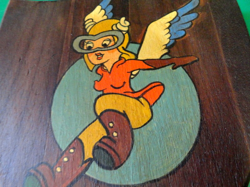 VINTAGE MAHOGANY TROPHY PLAQUE DEPICTING WASP INSIGNIA gallery