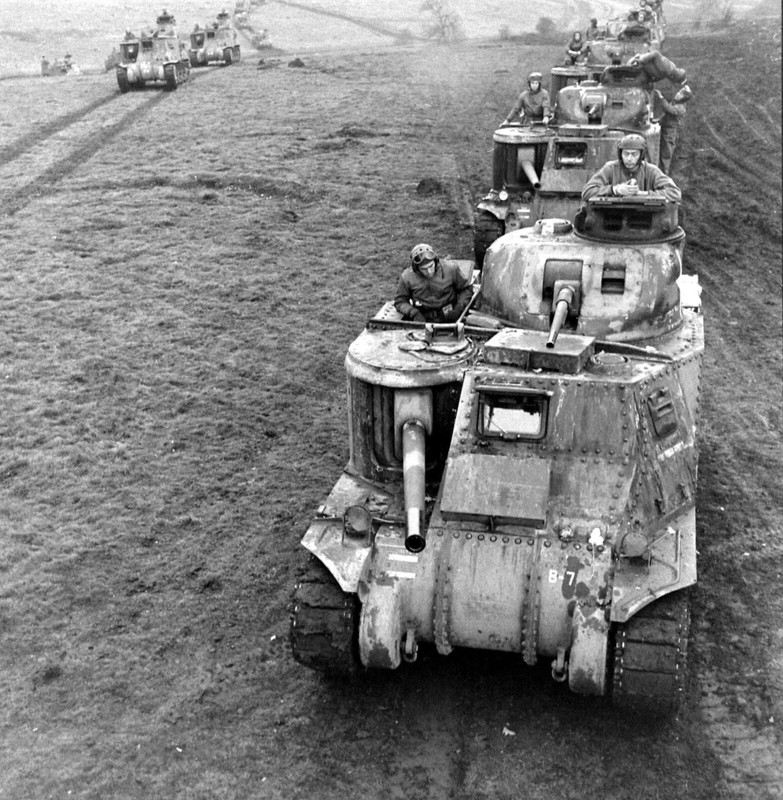 WW2 WWII Photo World War Two / US Army M3 Lee Tanks in England 1942 North Africa