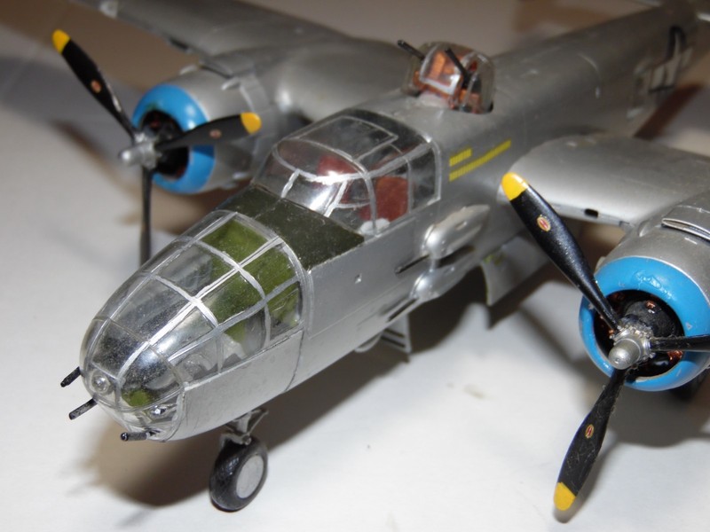 1:48 WW-II B-25 MITCHELL TACTICAL BOMBER AIR CRAFT/PRO BUILT