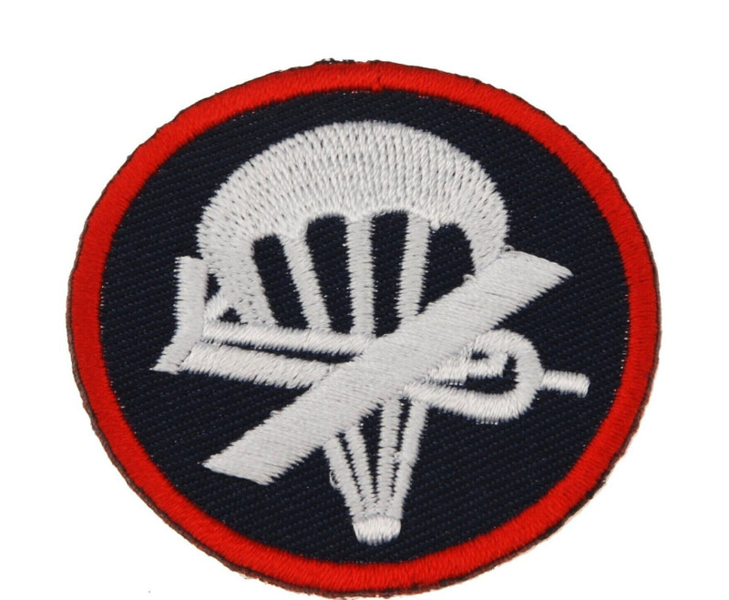 WWII WW2 US Airborne Paratrooper Garrison Cap Badge Insignia Color RED